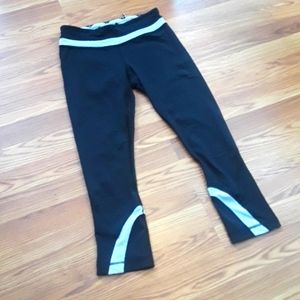 Lululemon Run: Inspire Crop Black / White leggings, back pocket, size 4